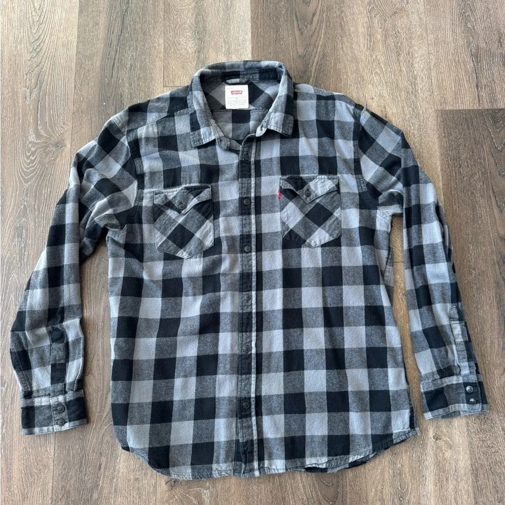 Levi's Men's Gray and Black Checkered Shirt